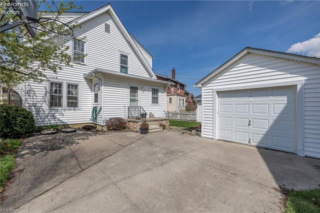 S 1427 Lakeview Boulevard, Lorain, OH 44052