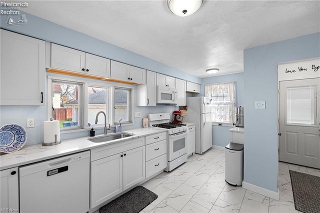 S 1427 Lakeview Boulevard, Lorain, OH 44052