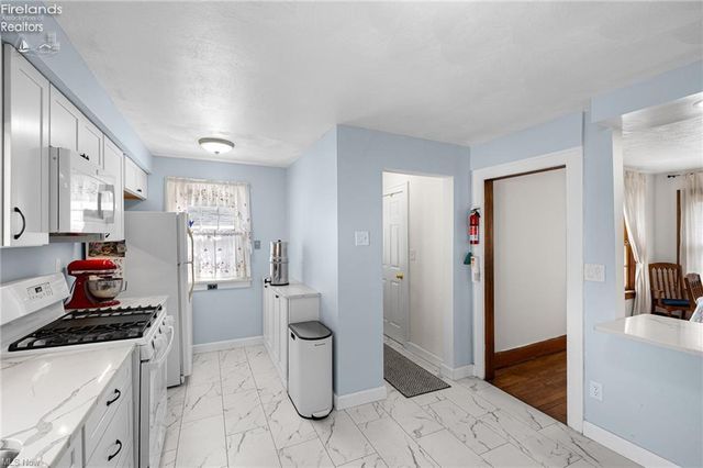 S 1427 Lakeview Boulevard, Lorain, OH 44052