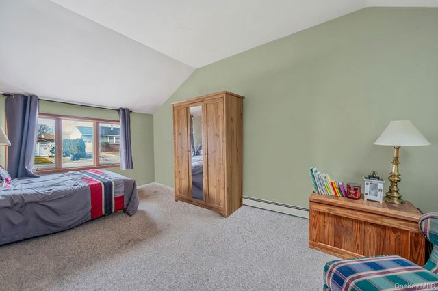 690 N Delaware Avenue, Lindenhurst, NY 11757