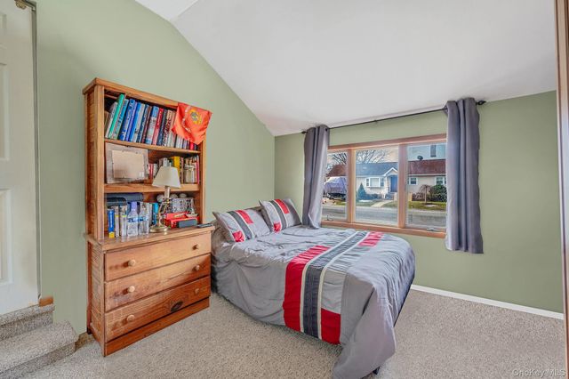 690 N Delaware Avenue, Lindenhurst, NY 11757