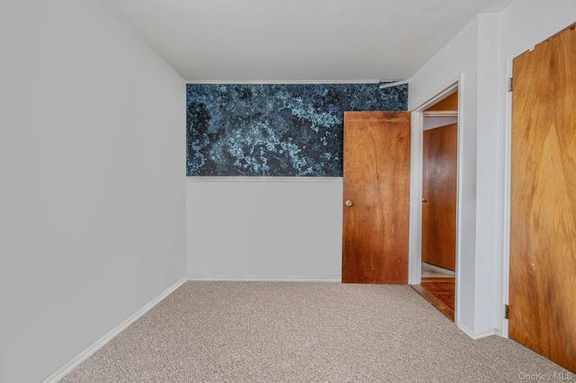 690 N Delaware Avenue, Lindenhurst, NY 11757