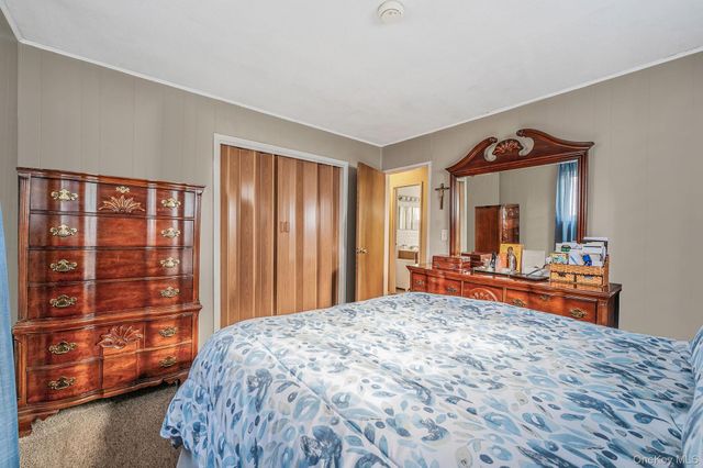 690 N Delaware Avenue, Lindenhurst, NY 11757