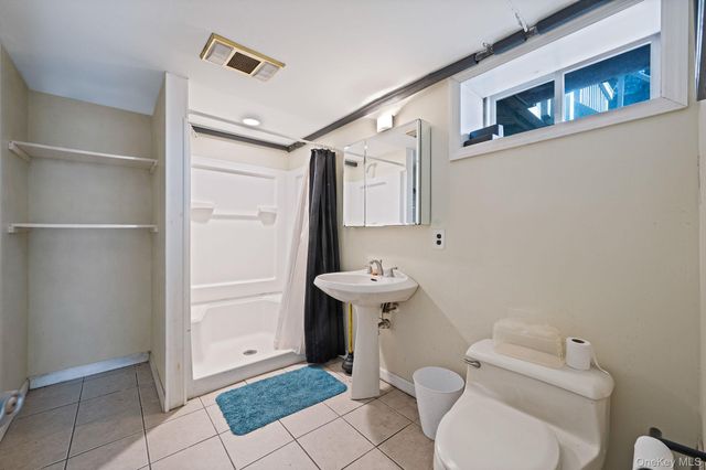 690 N Delaware Avenue, Lindenhurst, NY 11757