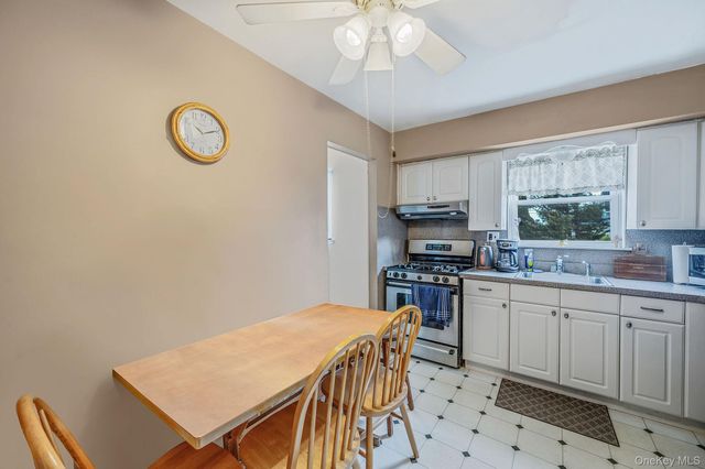 690 N Delaware Avenue, Lindenhurst, NY 11757