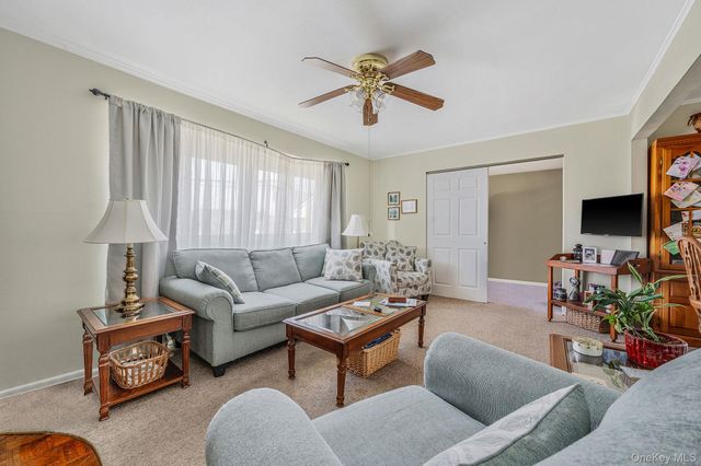 690 N Delaware Avenue, Lindenhurst, NY 11757