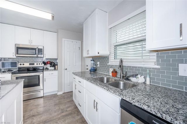 757 Willow Bend DR, Chesapeake, VA 23323