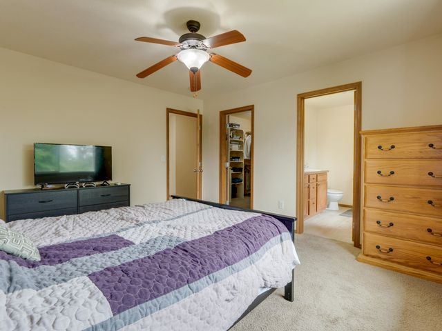 18105 E Crescent Dr, Greenacres, WA 99016