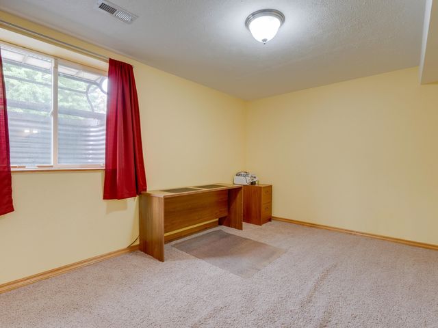 18105 E Crescent Dr, Greenacres, WA 99016