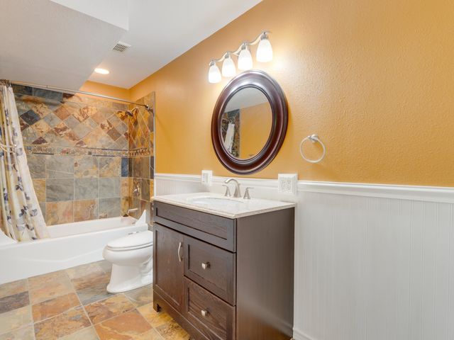 18105 E Crescent Dr, Greenacres, WA 99016