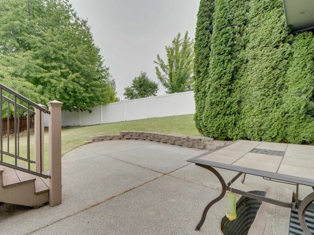 18105 E Crescent Dr, Greenacres, WA 99016