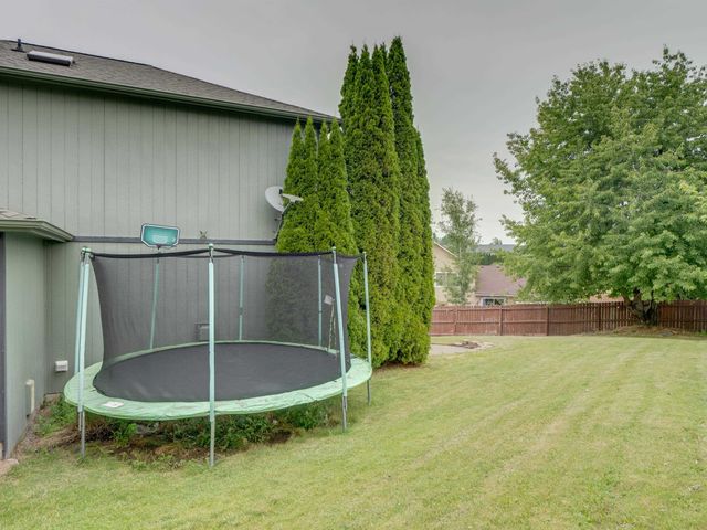 18105 E Crescent Dr, Greenacres, WA 99016