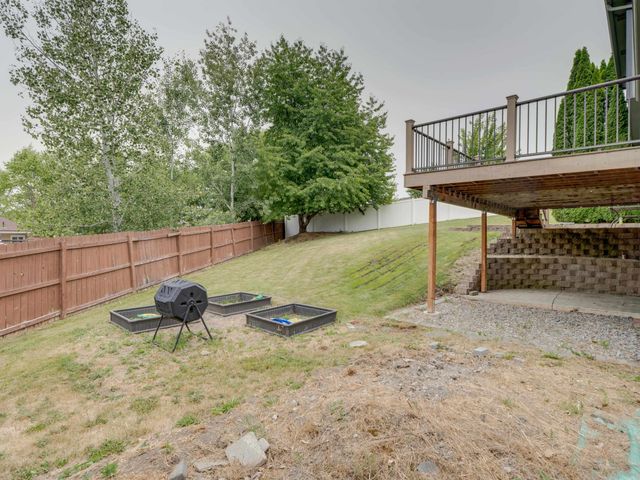 18105 E Crescent Dr, Greenacres, WA 99016