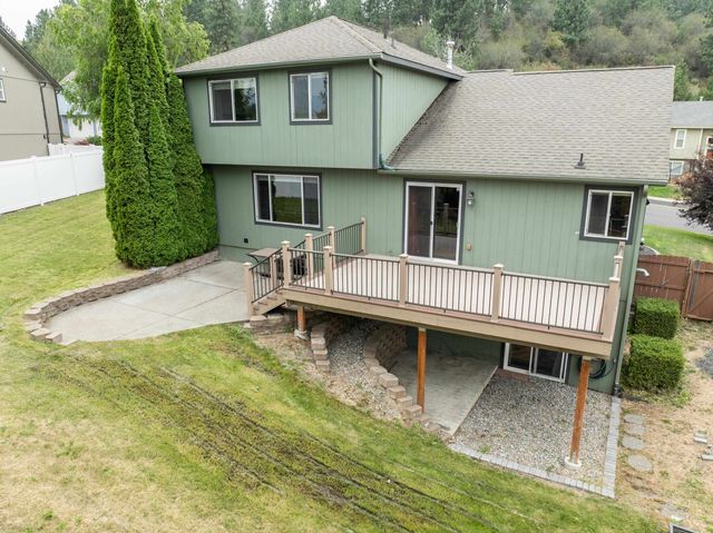 18105 E Crescent Dr, Greenacres, WA 99016