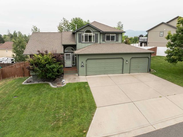 18105 E Crescent Dr, Greenacres, WA 99016