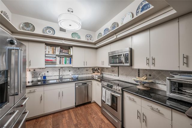 15 Greenway Plaza 5E, Houston, TX 77046