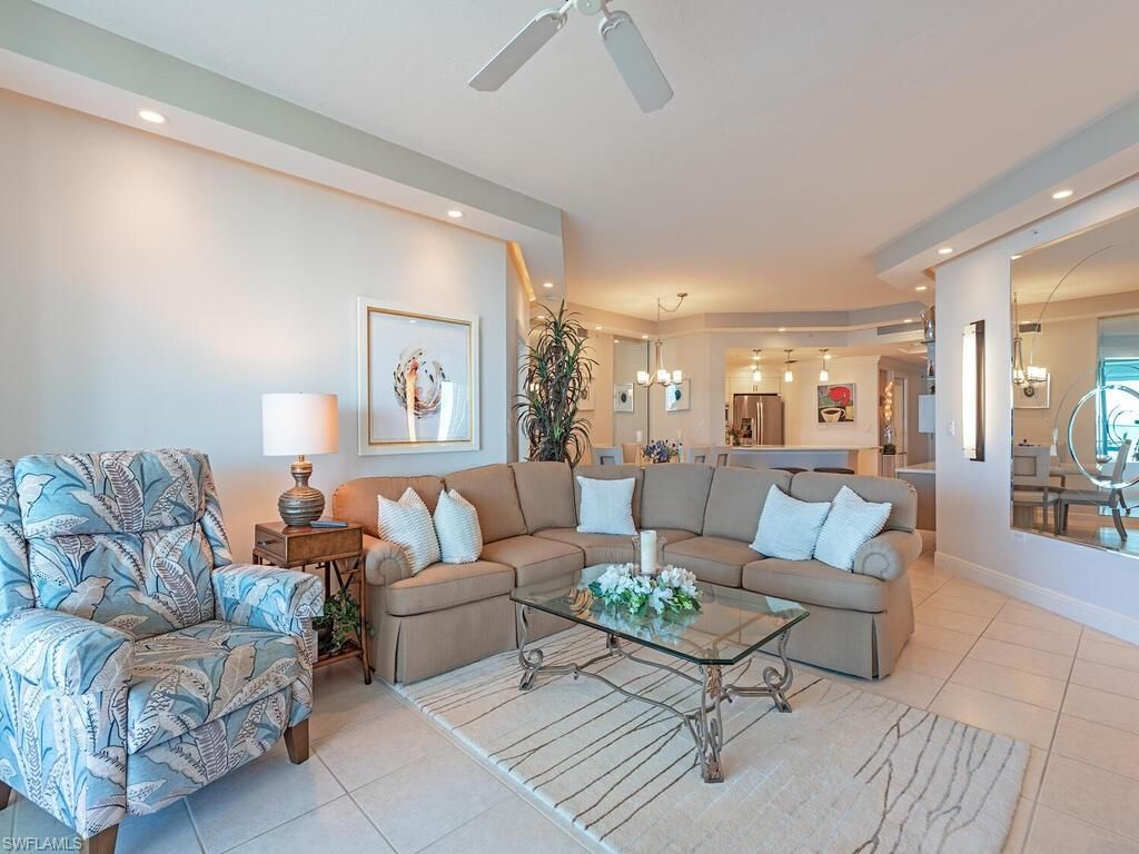 60 Seagate DR 1205, NAPLES, FL 34103 — photo 2