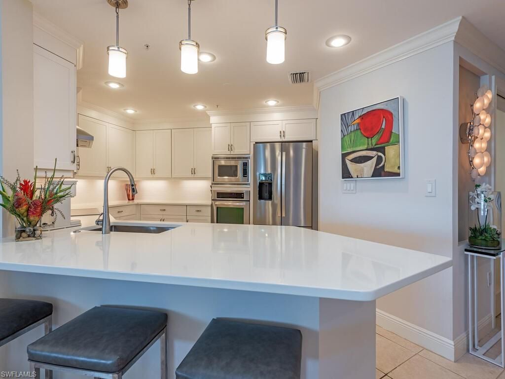 60 Seagate DR 1205, NAPLES, FL 34103 — photo 4