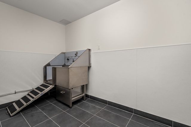 267 Old Colony 310, Boston, MA 02127