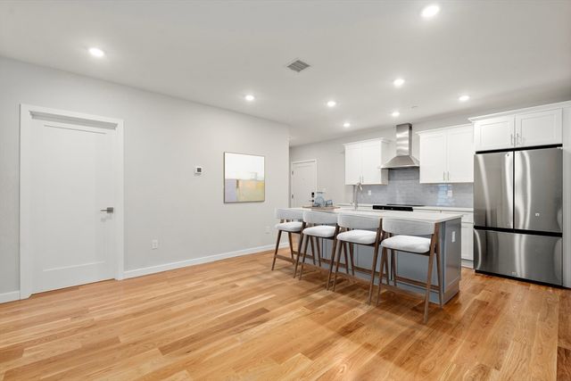 267 Old Colony 310, Boston, MA 02127