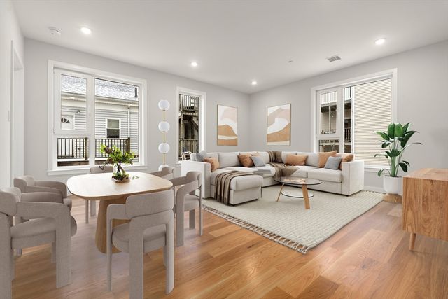 267 Old Colony 310, Boston, MA 02127