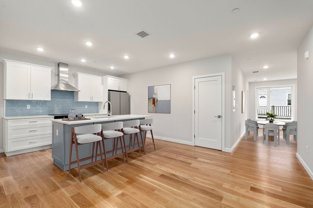 267 Old Colony 310, Boston, MA 02127