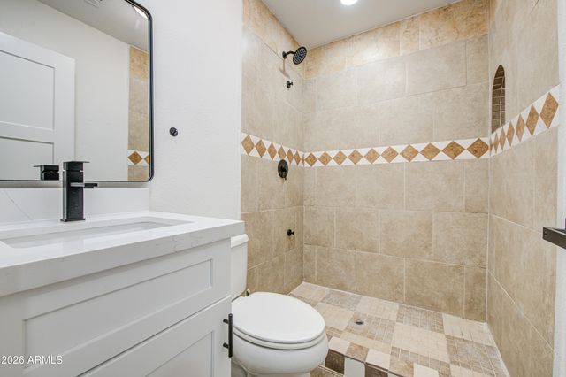 8002 N 42ND Avenue, Phoenix, AZ 85051