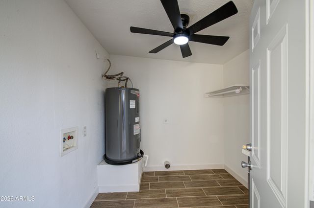 8002 N 42ND Avenue, Phoenix, AZ 85051