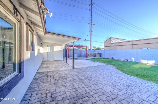 8002 N 42ND Avenue, Phoenix, AZ 85051