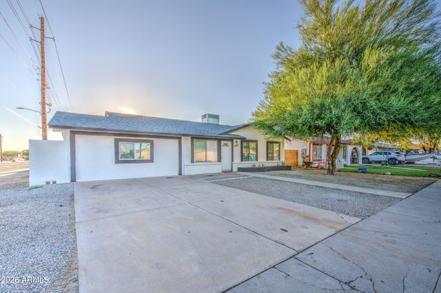 8002 N 42ND Avenue, Phoenix, AZ 85051
