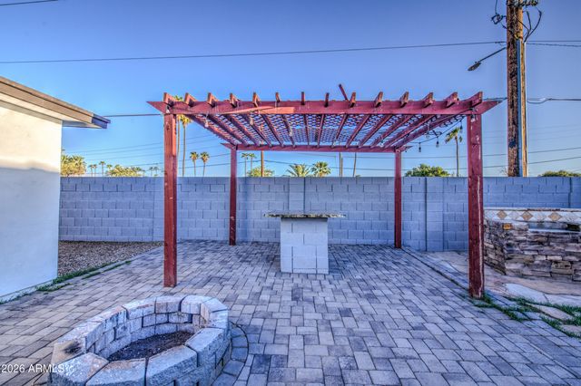 8002 N 42ND Avenue, Phoenix, AZ 85051