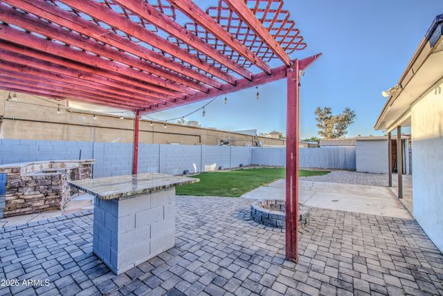 8002 N 42ND Avenue, Phoenix, AZ 85051