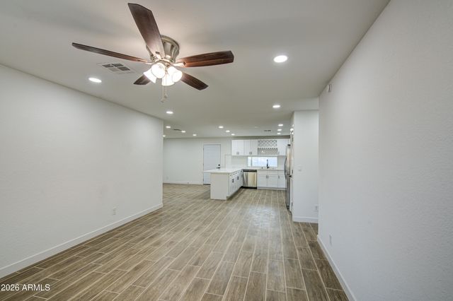 8002 N 42ND Avenue, Phoenix, AZ 85051