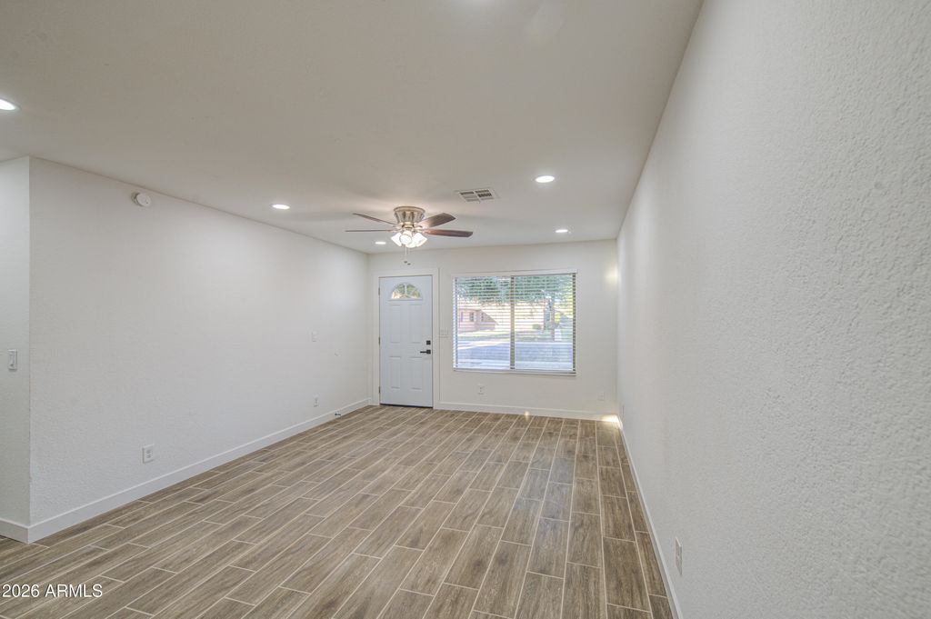 8002 N 42ND Avenue, Phoenix, AZ 85051 — photo 4