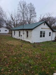 514 Pine Avenue, Calvert City, KY 42029