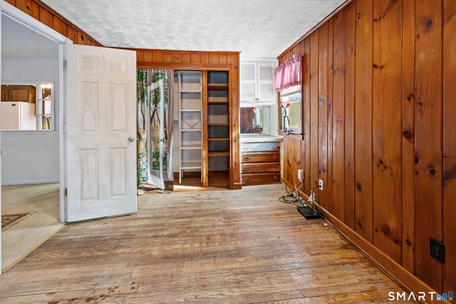 12 Woodside Street, Burlington, CT 06013