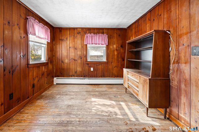 12 Woodside Street, Burlington, CT 06013