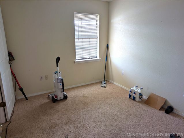 401 S Clover, Whitefield, OK 74472