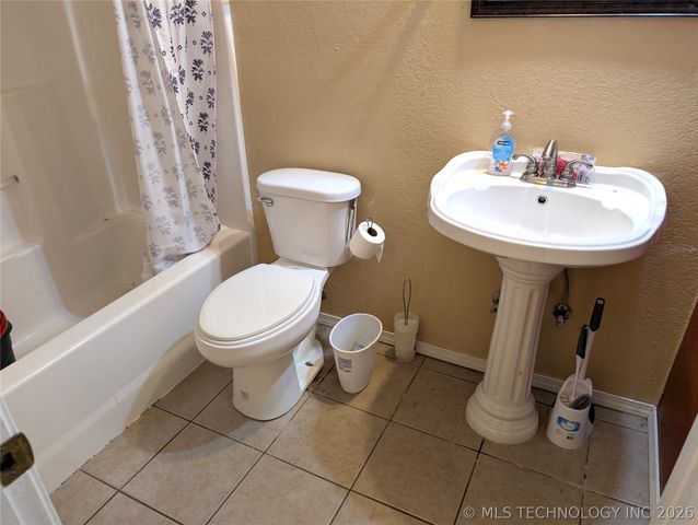 401 S Clover, Whitefield, OK 74472