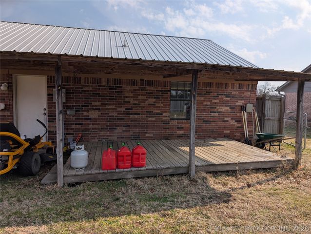 401 S Clover, Whitefield, OK 74472