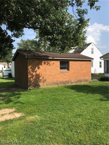 1017 Milford Street NE, Canton, OH 44714