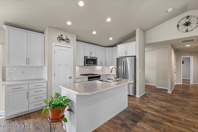 6515 N DESCARTES DR, Coeur D'alene, ID 83815
