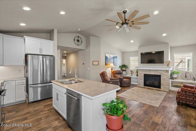 6515 N DESCARTES DR, Coeur D'alene, ID 83815