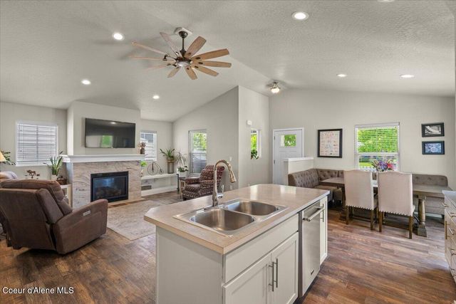 6515 N DESCARTES DR, Coeur D'alene, ID 83815