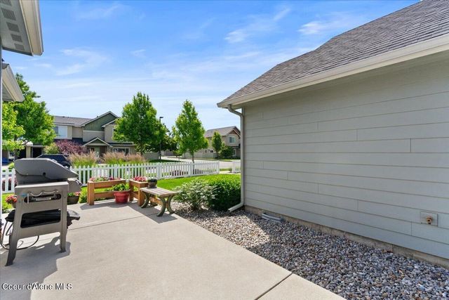 6515 N DESCARTES DR, Coeur D'alene, ID 83815