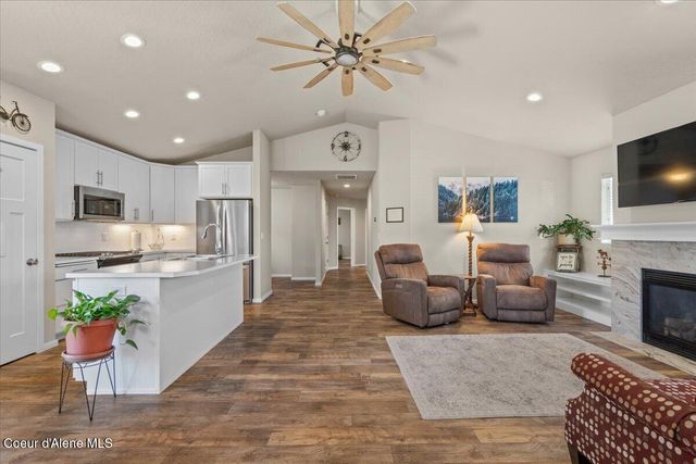 6515 N DESCARTES DR, Coeur D'alene, ID 83815