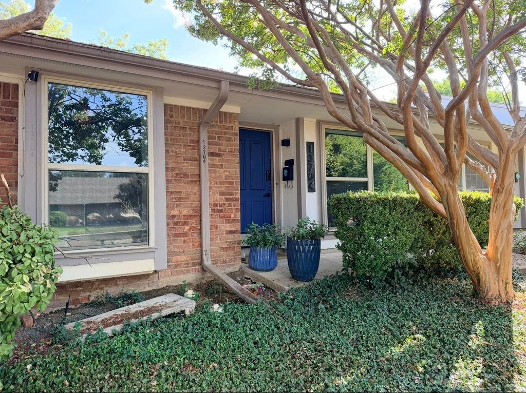 13704 Flagstone Lane, Dallas, TX 75240