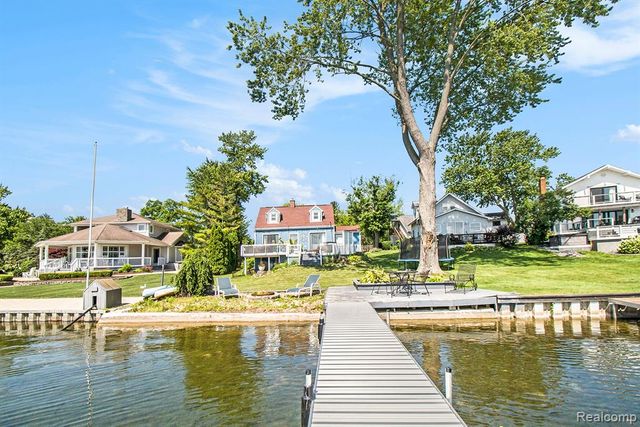 11501 Torrey Road, Fenton, MI 48430