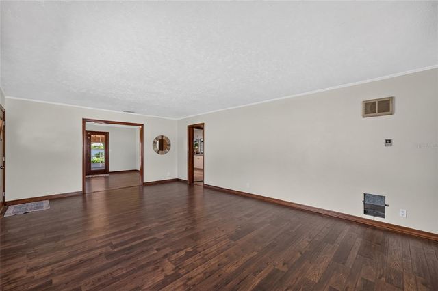13725 10TH STREET, Dade City, FL 33525