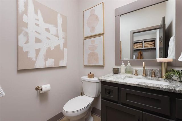 1101 SW Brookside Court, Lee's Summit, MO 64064